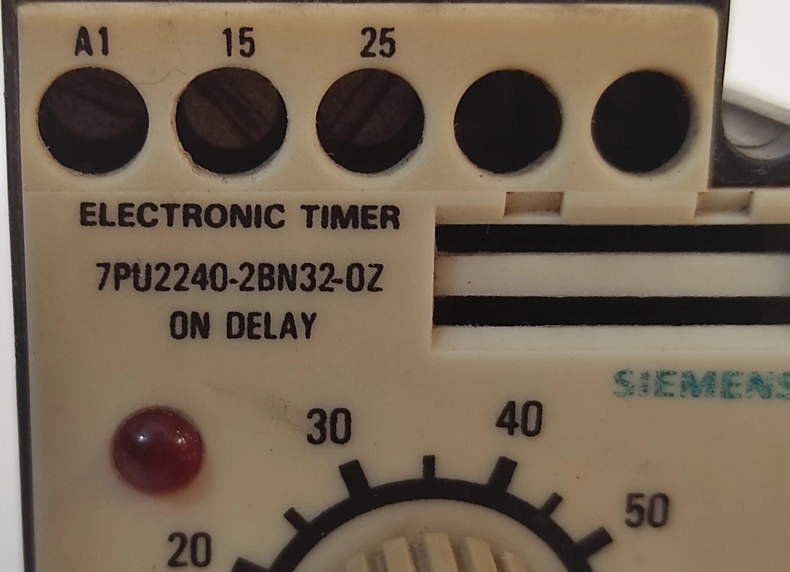 admin/uploads/uploads/Siemens 7PU2240 Electric Timer_1.webp